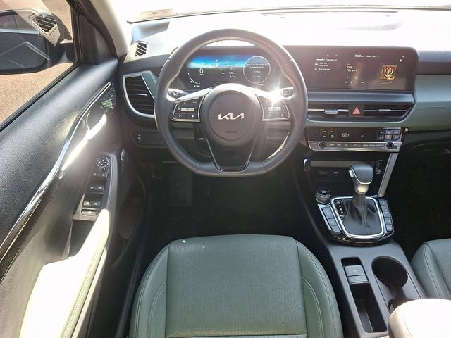 Used 2025 Kia Seltos SX w/ SX Sunroof Package AWD/4WD image 13