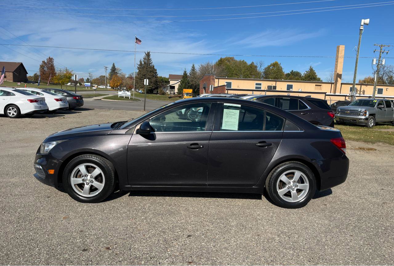 Used 2015 Chevrolet Cruze LT FWD image 2