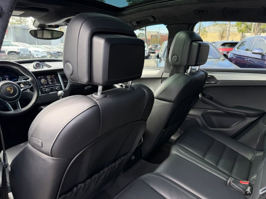 Used 2016 Porsche Macan Turbo image 24