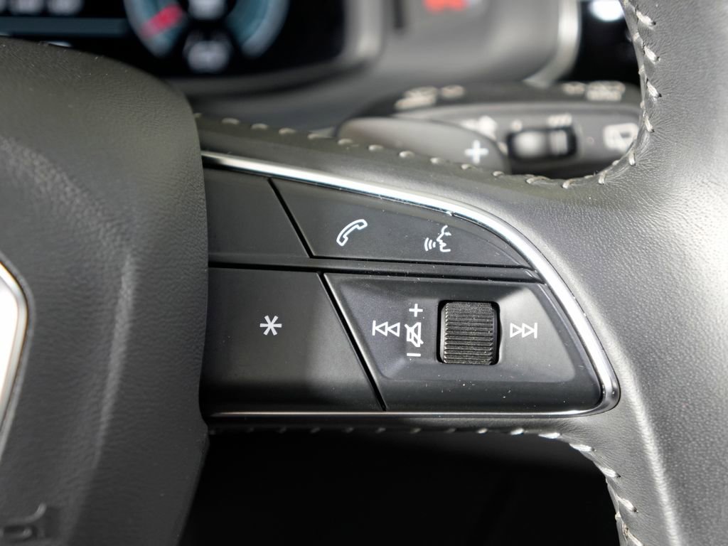 Used 2021 Audi Q8 Prestige w/ Prestige Package image 25