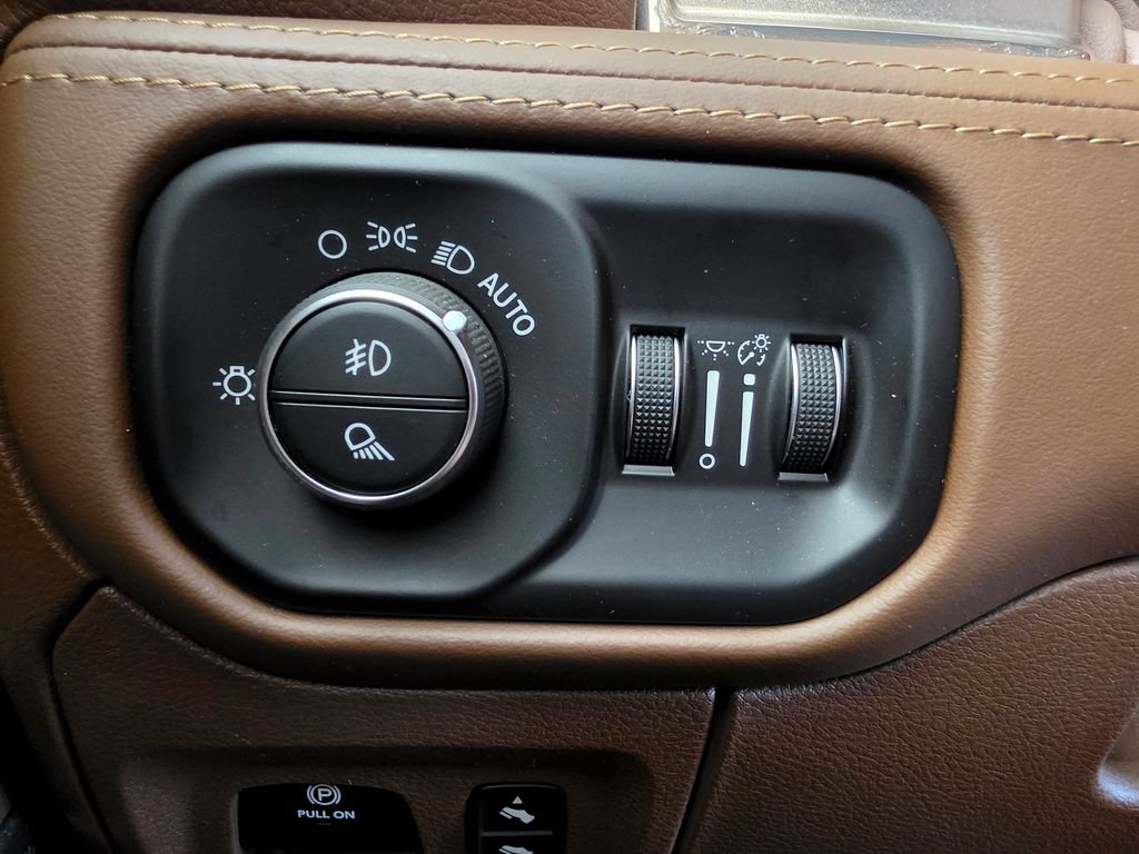 Used 2020 RAM 1500 Limited AWD/4WD image 26