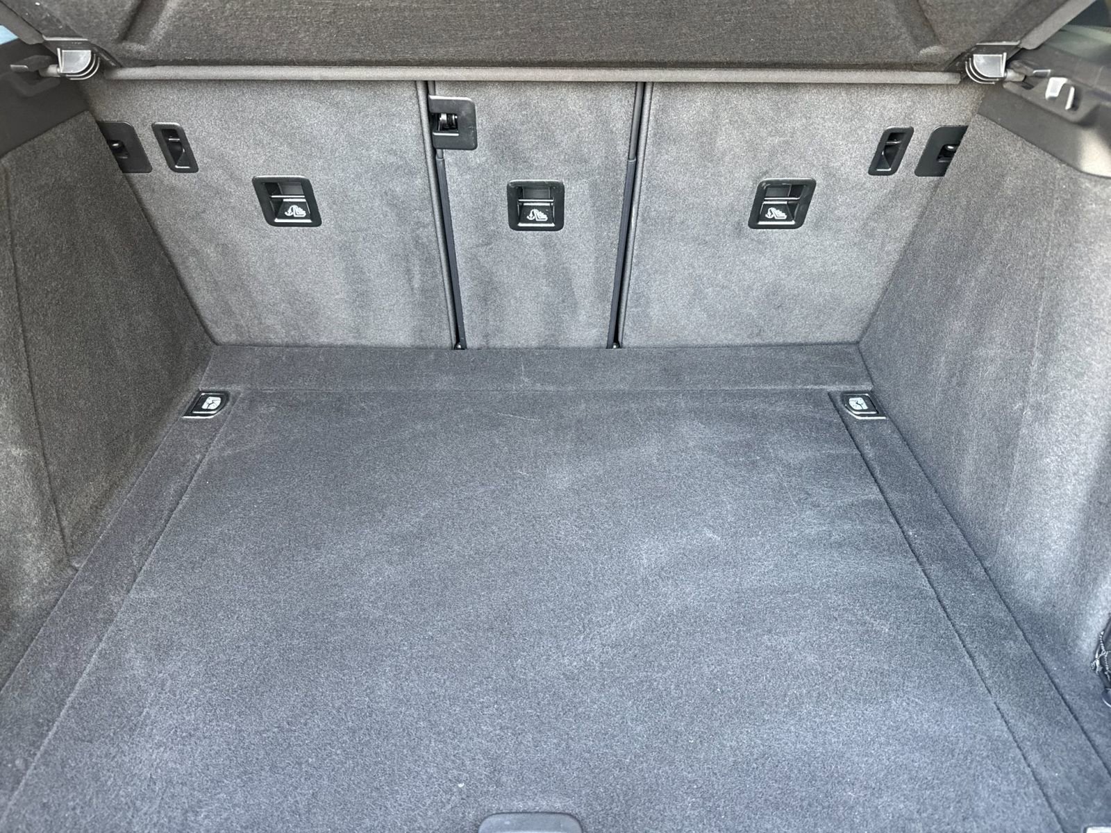 Certified 2022 Porsche Macan image 17