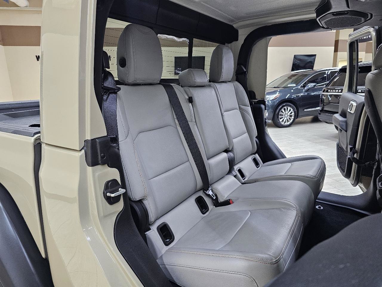 Used 2020 Jeep Gladiator Mojave AWD/4WD image 18