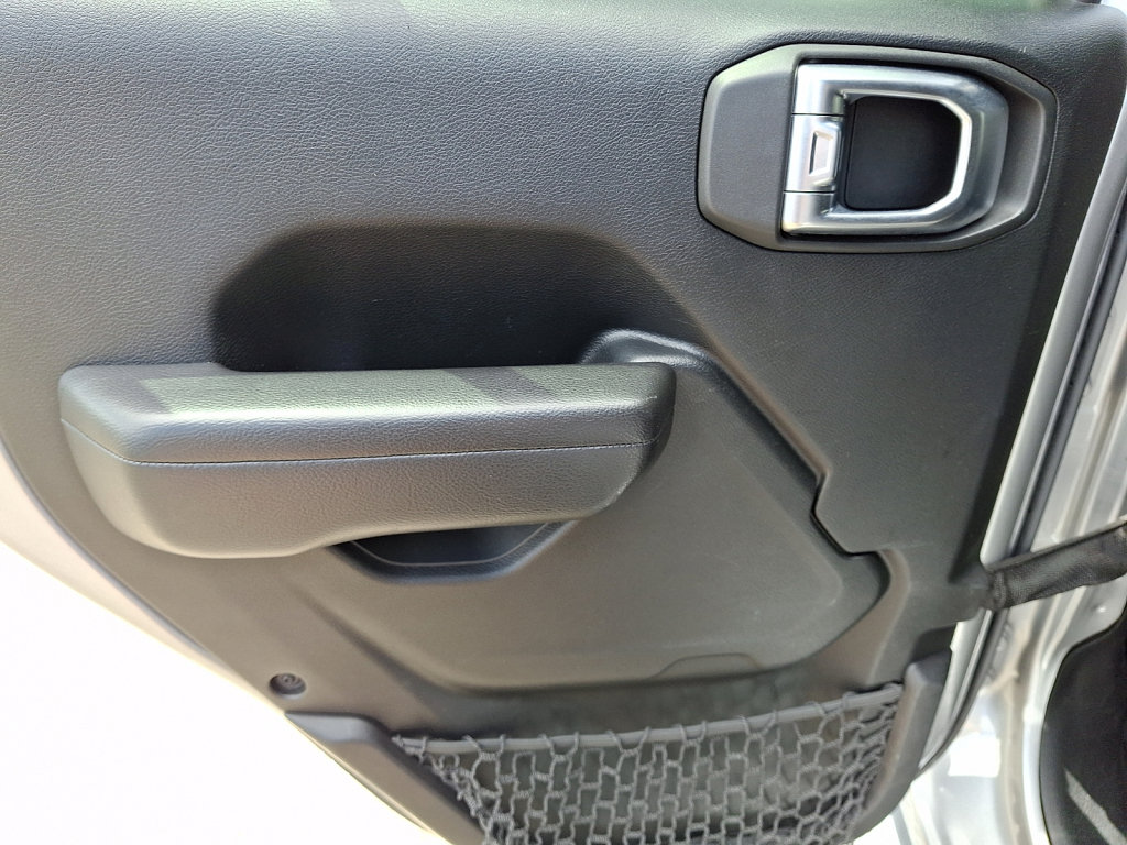 Used 2018 Jeep Wrangler Unlimited Sport S AWD/4WD image 19