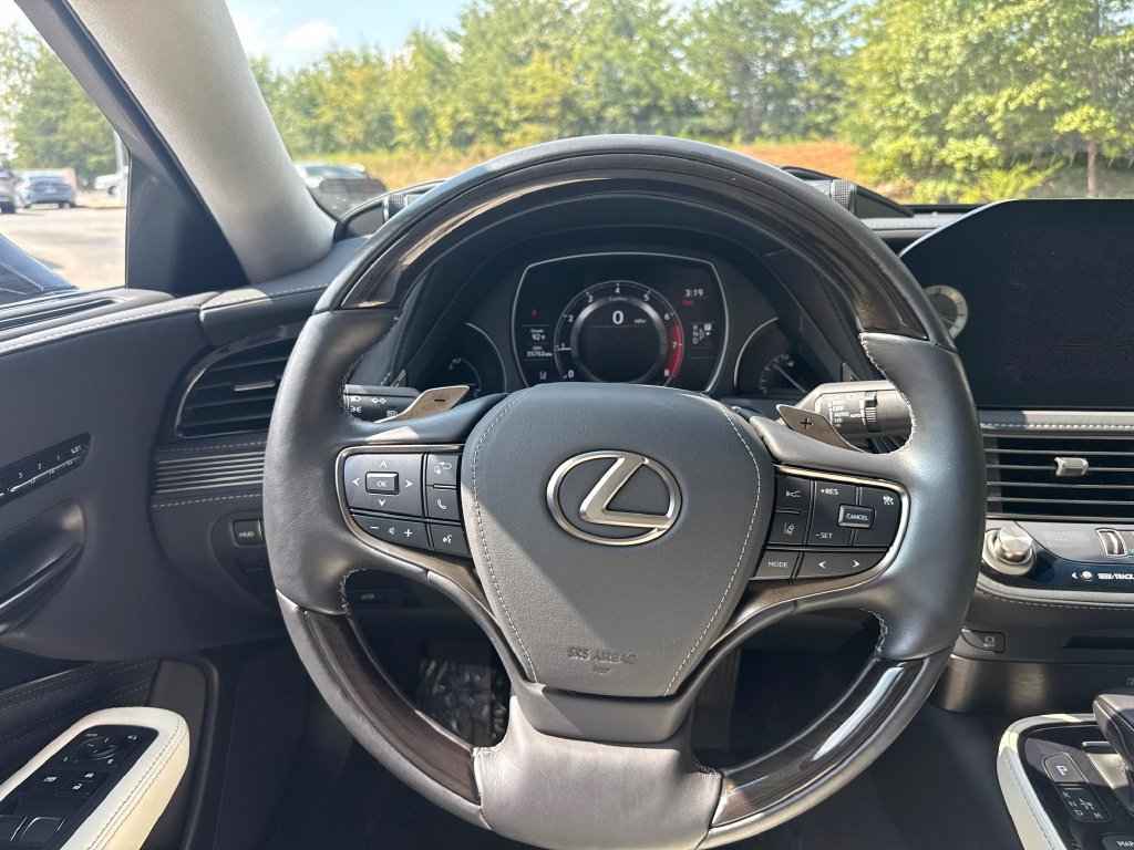 Used 2022 Lexus LS 500 w/ Interior Upgrade Package RWD image 17