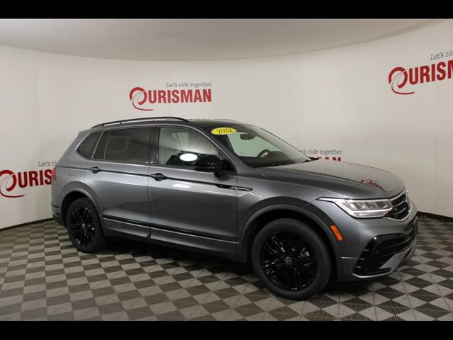 Used 2022 Volkswagen Tiguan SE R-Line AWD/4WD image 10