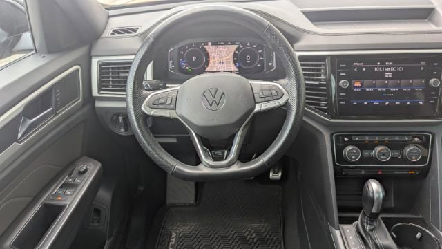 Used 2022 Volkswagen Atlas Cross Sport SEL R-Line image 17