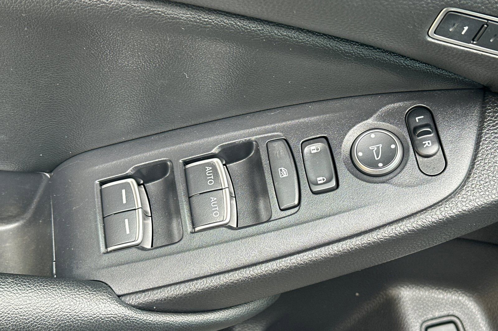 Used 2021 Honda Accord EX-L image 12