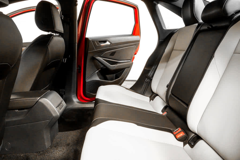 Certified 2021 Volkswagen Jetta R-Line image 18