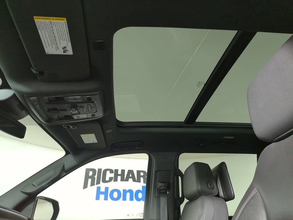 Used 2023 Chevrolet Suburban Z71 w/ Z71 Off-Road Package image 16