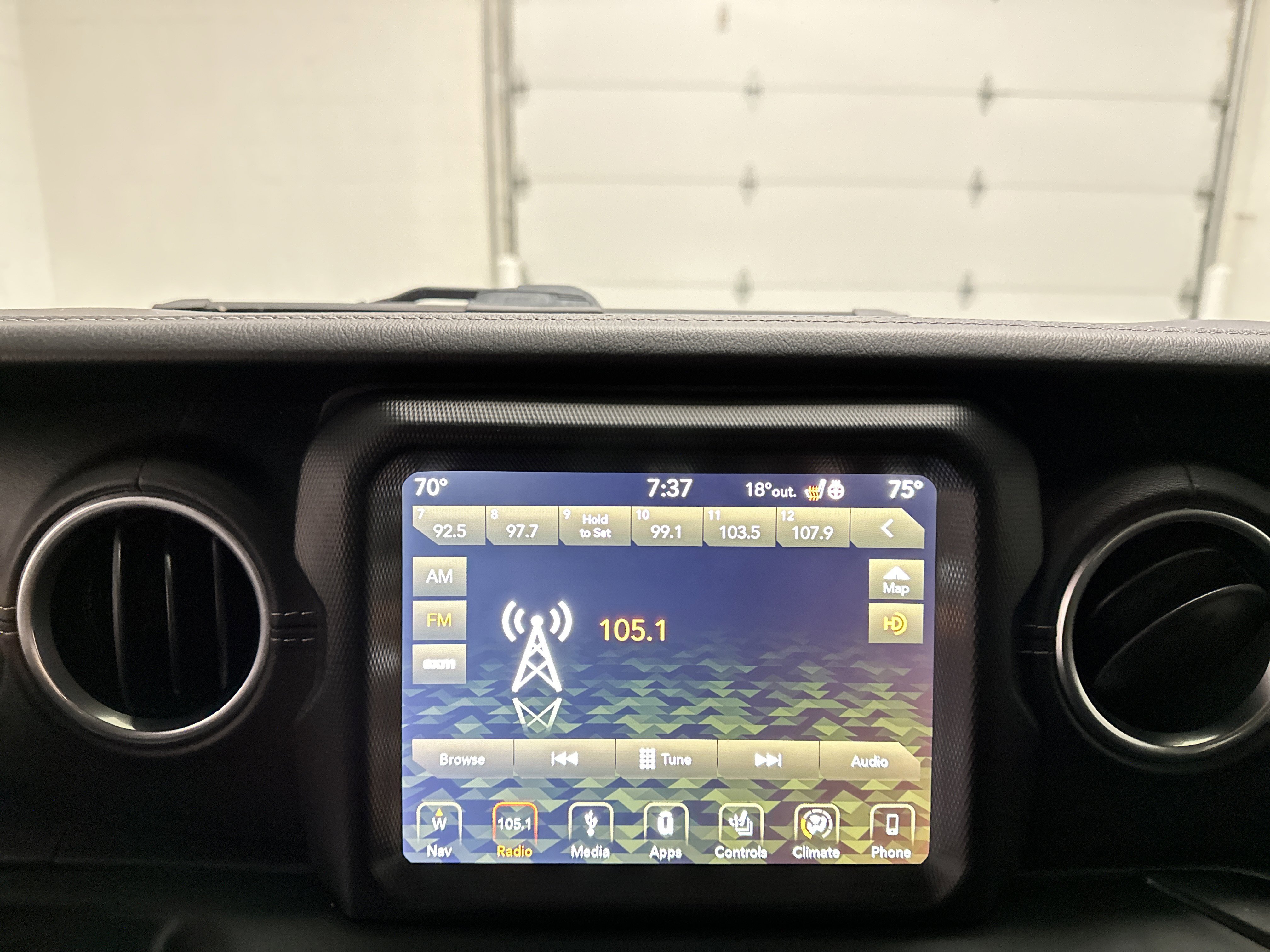 Used 2019 Jeep Wrangler Unlimited Sahara w/ Dual Top Group image 32
