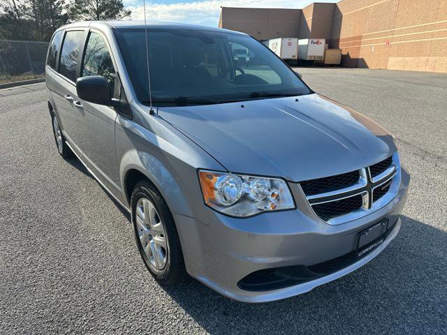 Used 2018 Dodge Grand Caravan SE w/ UConnect Hands-Free Group image 30
