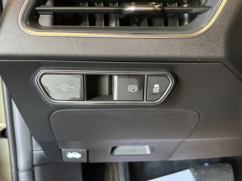 Used 2025 Kia K4 EX image 19