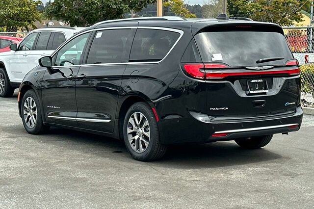 New 2023 Chrysler Pacifica Pinnacle image 6