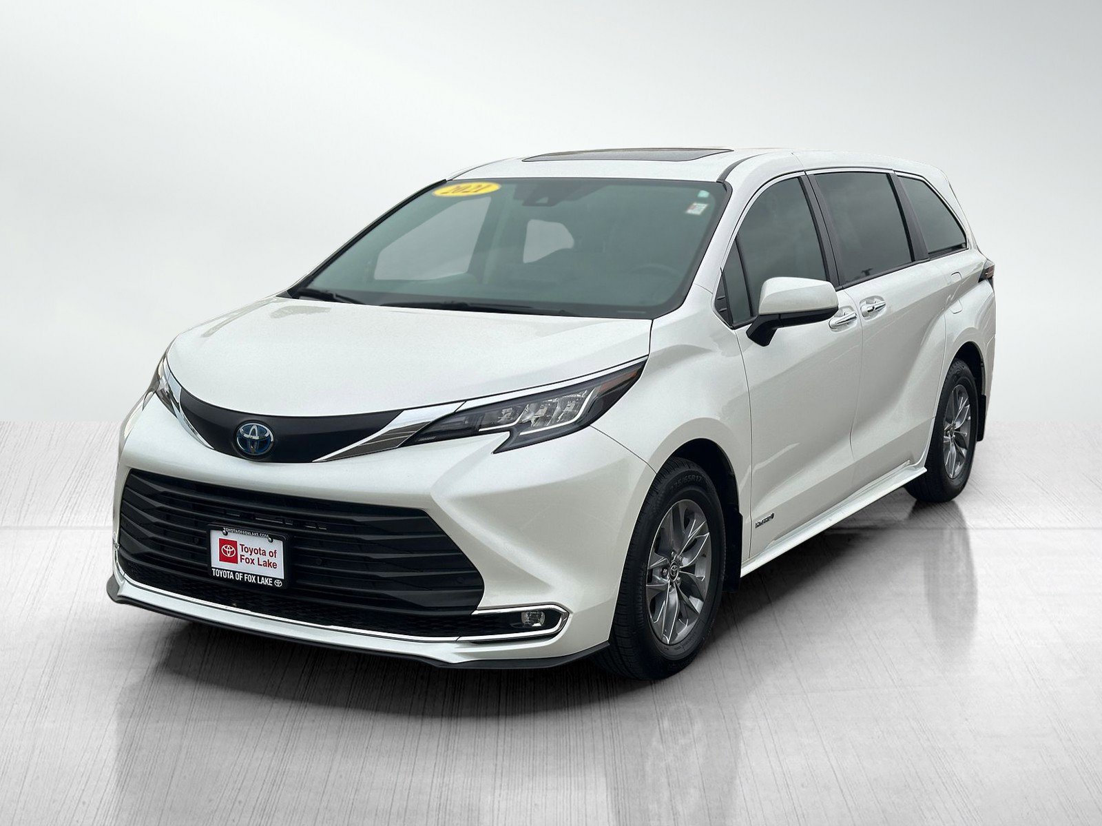 Used 2021 Toyota Sienna XLE AWD/4WD image 3