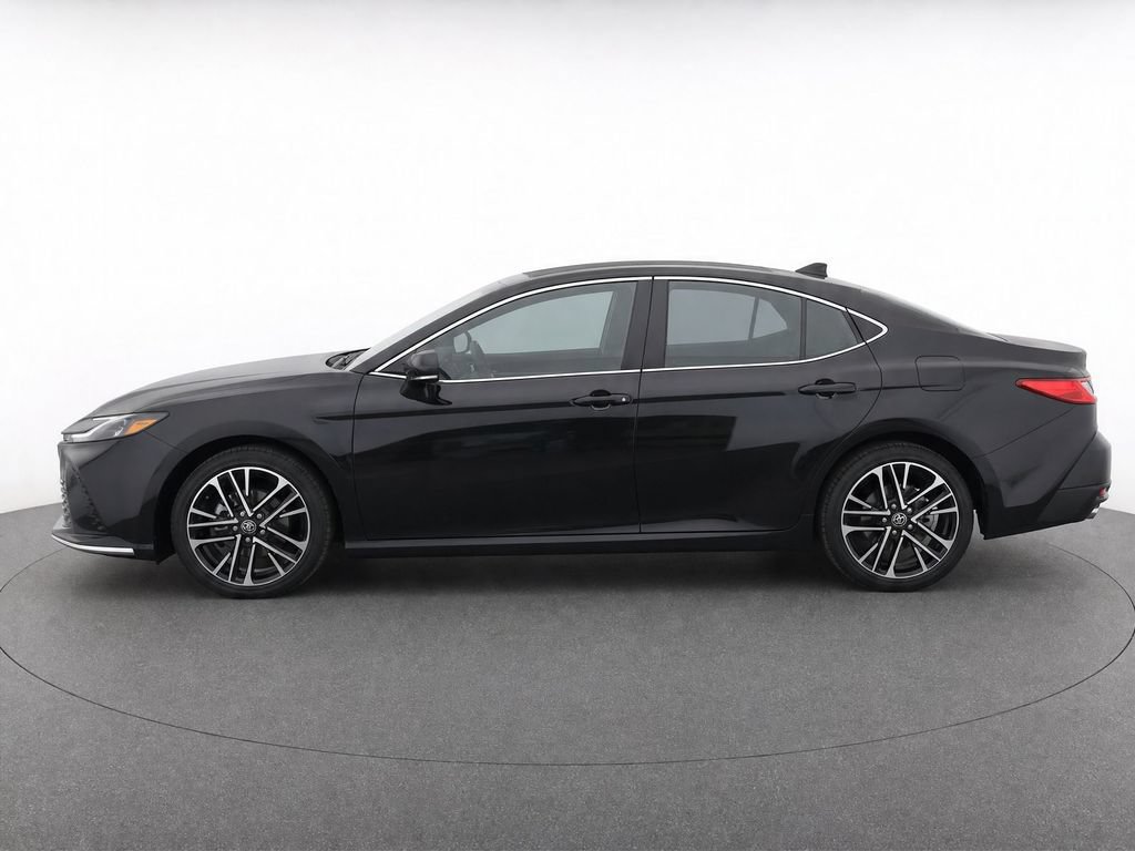 Used 2025 Toyota Camry XLE w/ Premium Plus Package AWD/4WD image 2