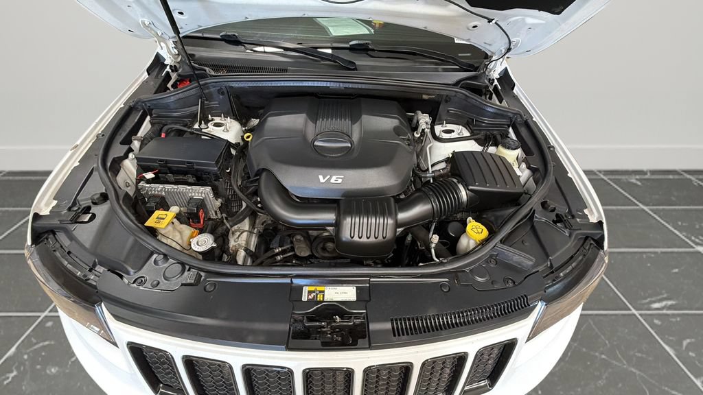 Used 2015 Jeep Grand Cherokee Laredo AWD/4WD image 21