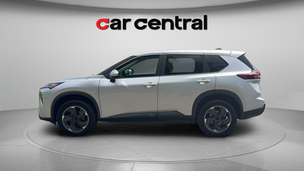 Used 2024 Nissan Rogue SV AWD/4WD image 2