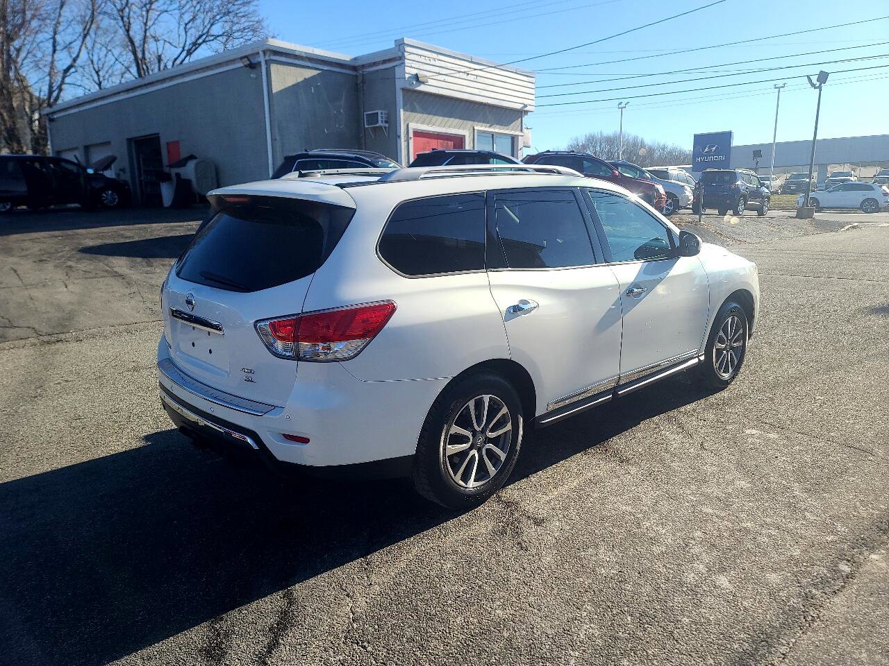Used 2013 Nissan Pathfinder SL w/ SL Premium Pkg image 7