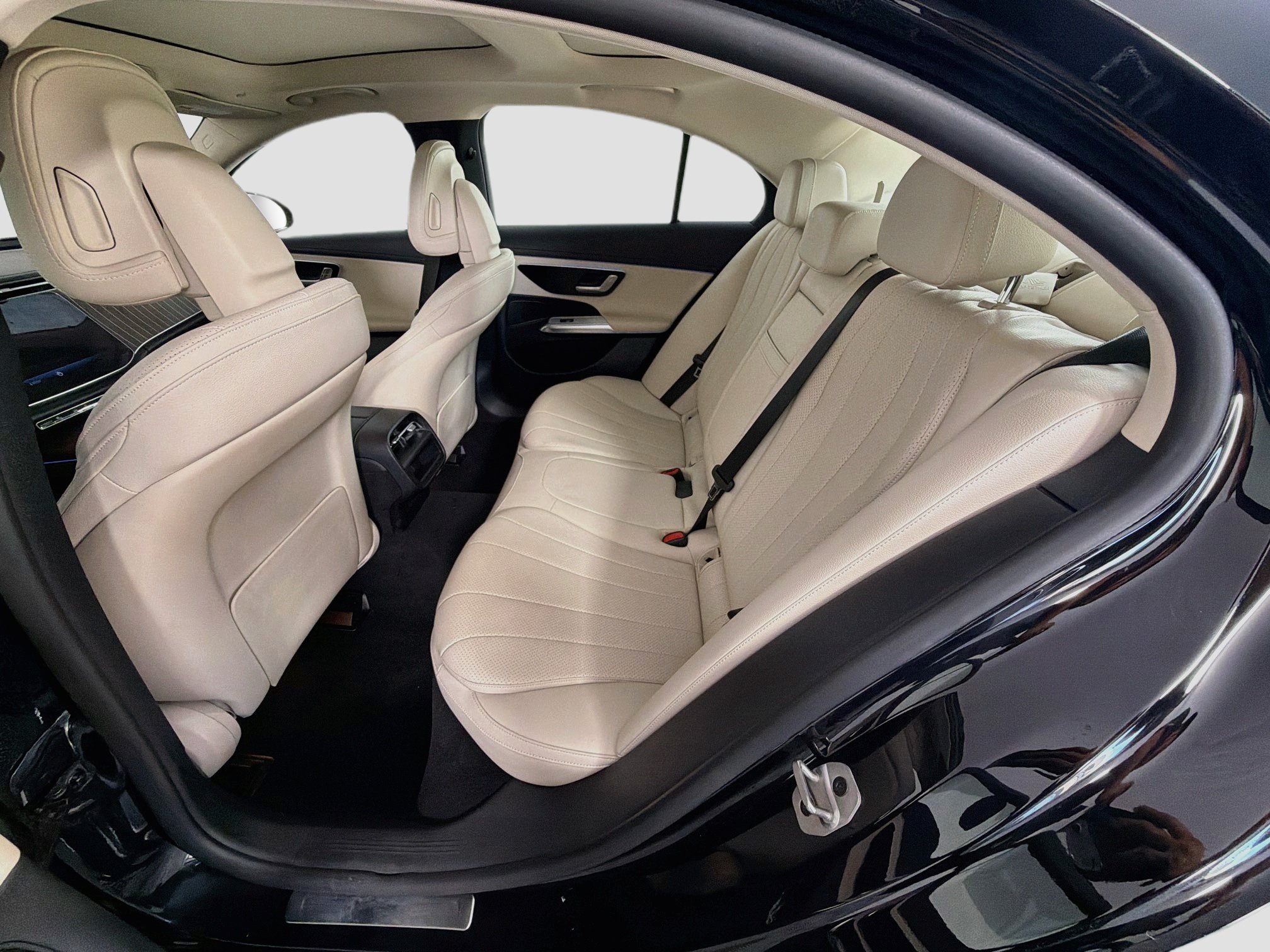 Used 2025 Mercedes-Benz E 350 Sedan w/ Winter Package image 30
