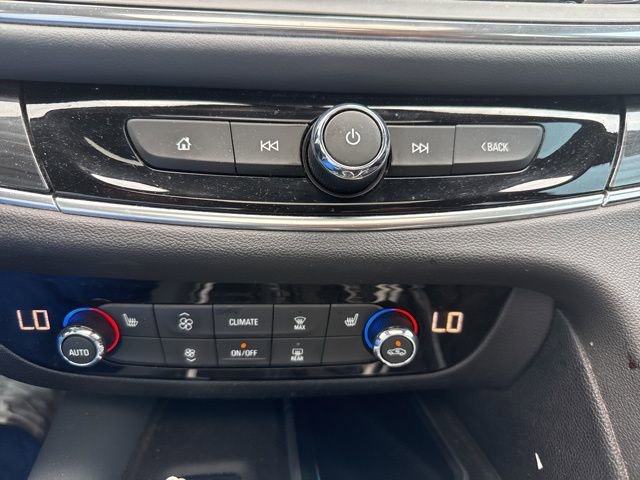 Used 2019 Buick Enclave Essence image 15