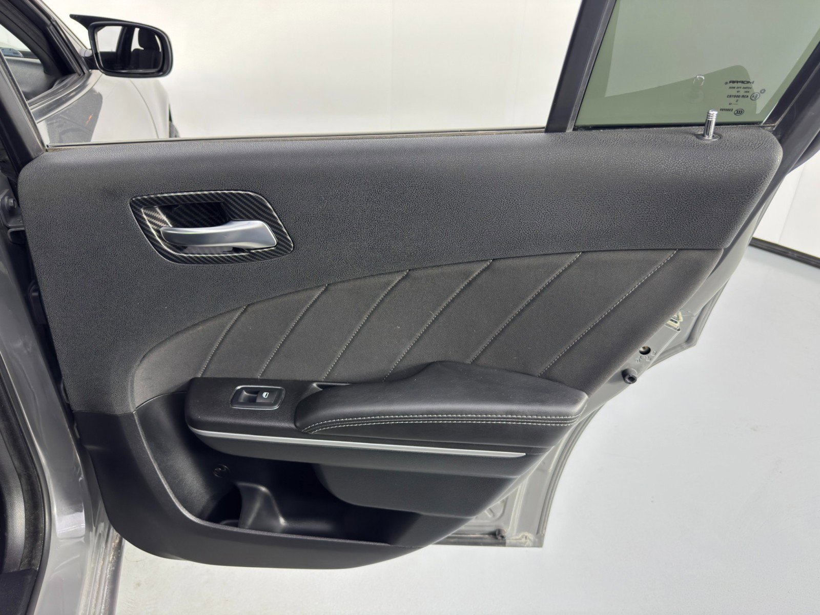 Used 2019 Dodge Charger SXT image 37