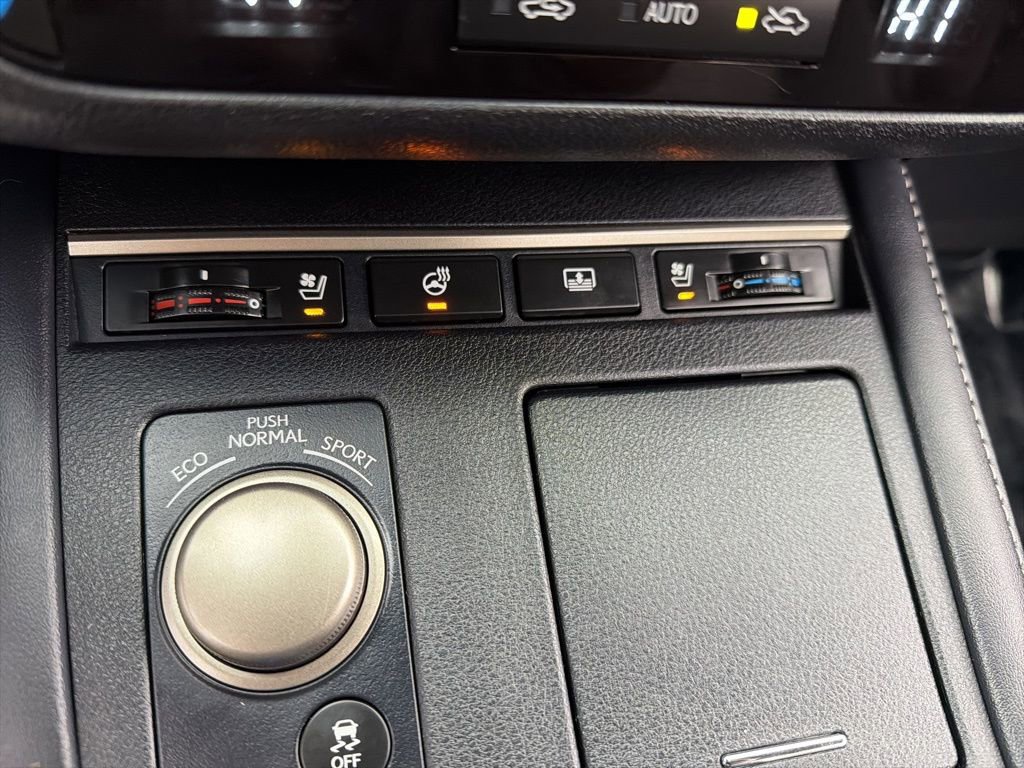 Used 2018 Lexus ES 350 w/ Luxury Package w/Wood Trim image 18