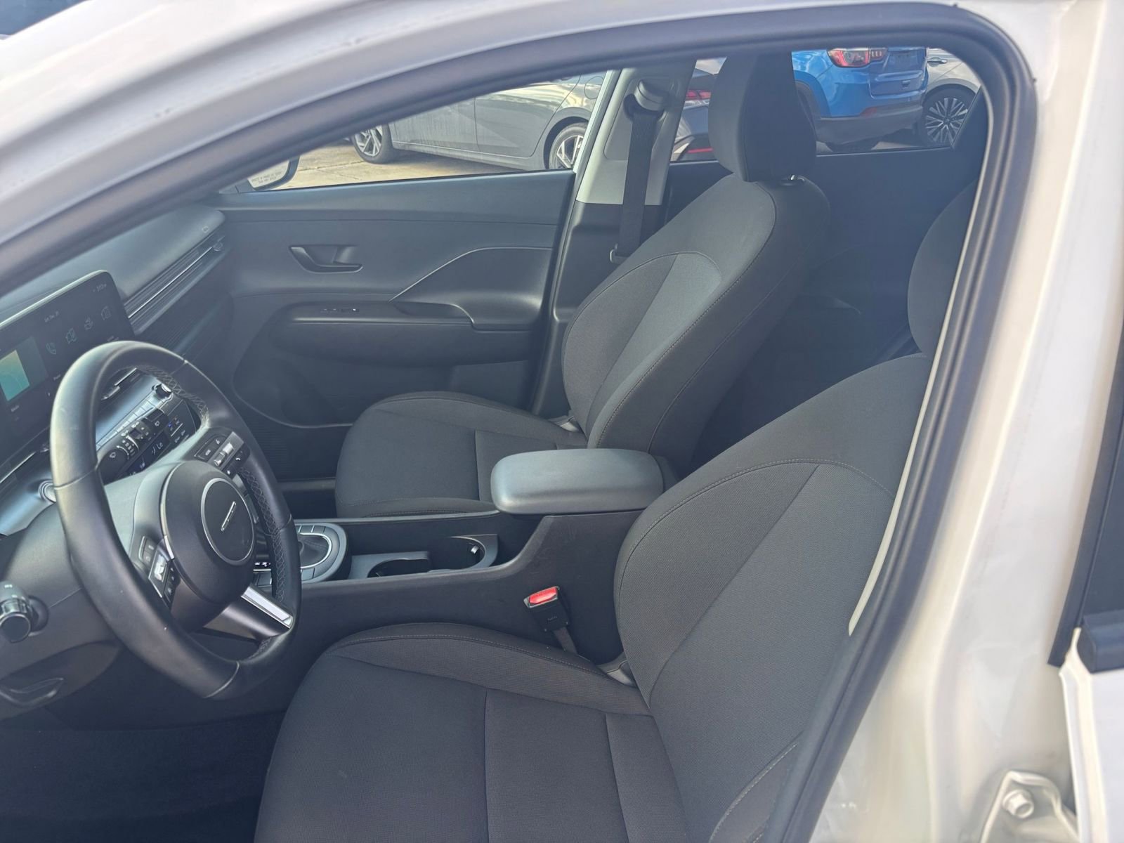 Used 2025 Hyundai Kona SEL image 24