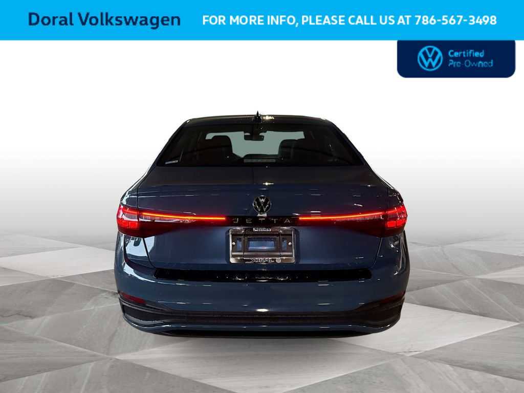 Used 2025 Volkswagen Jetta Sport image 7