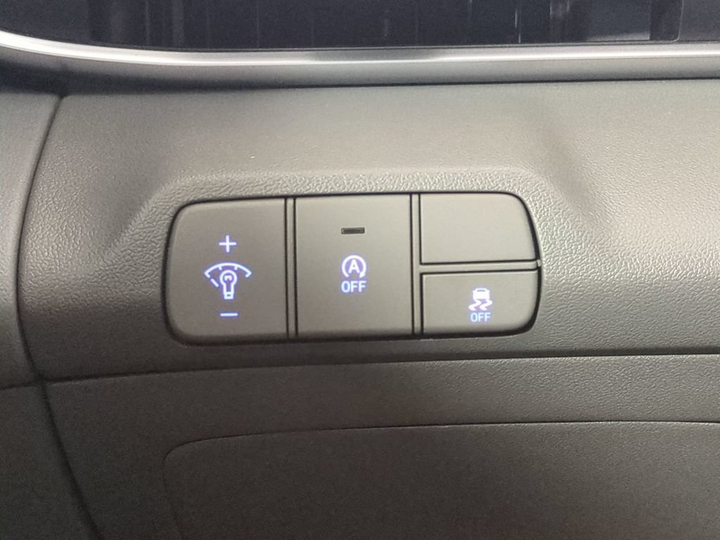 Used 2025 Hyundai Elantra SE FWD image 25