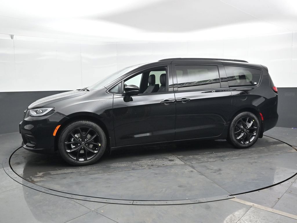 New 2026 Chrysler Pacifica Select image 6