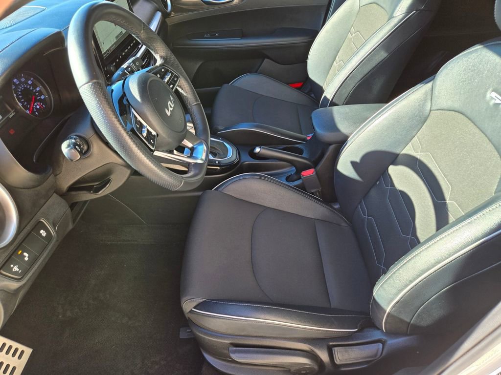 Used 2023 Kia Forte GT-Line image 13