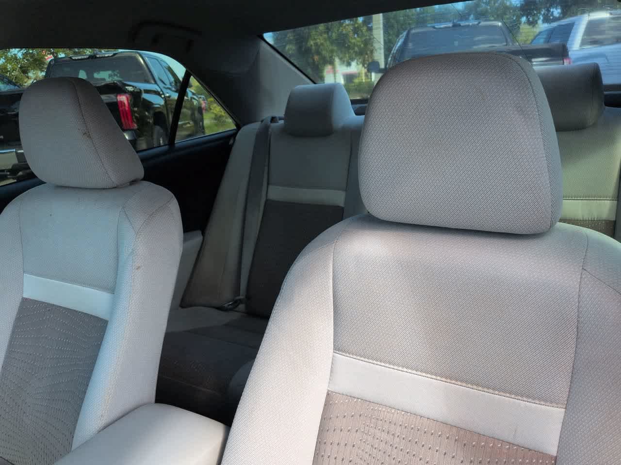 Used 2014 Toyota Camry LE FWD image 8
