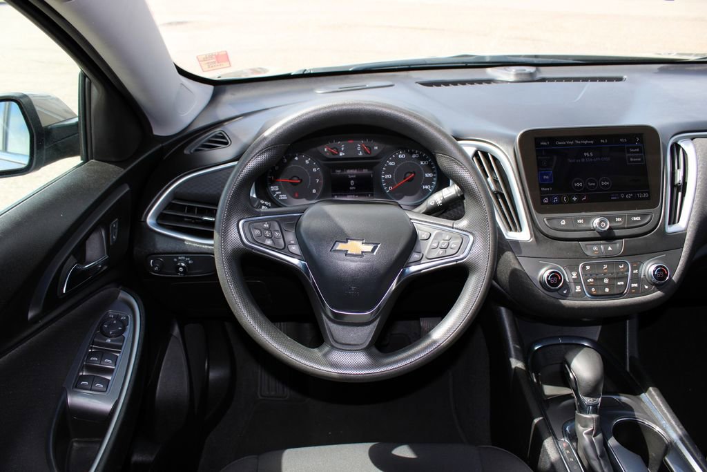Used 2023 Chevrolet Malibu LT image 9