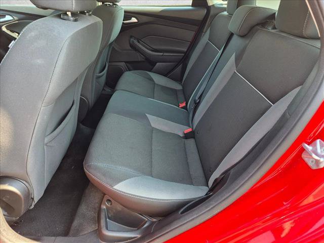 Used 2014 Ford Focus SE w/ SE Winter Package FWD image 18