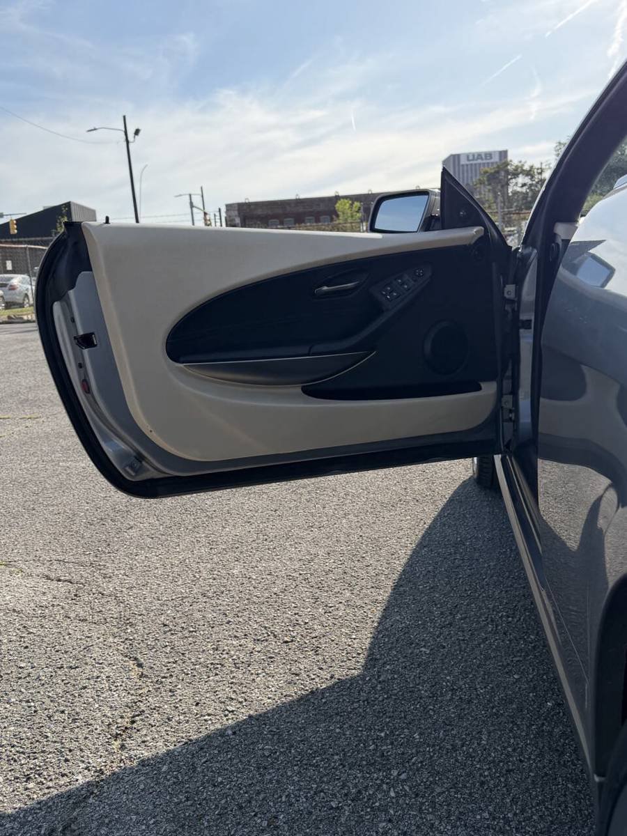 Used 2007 BMW 650i Convertible RWD image 23