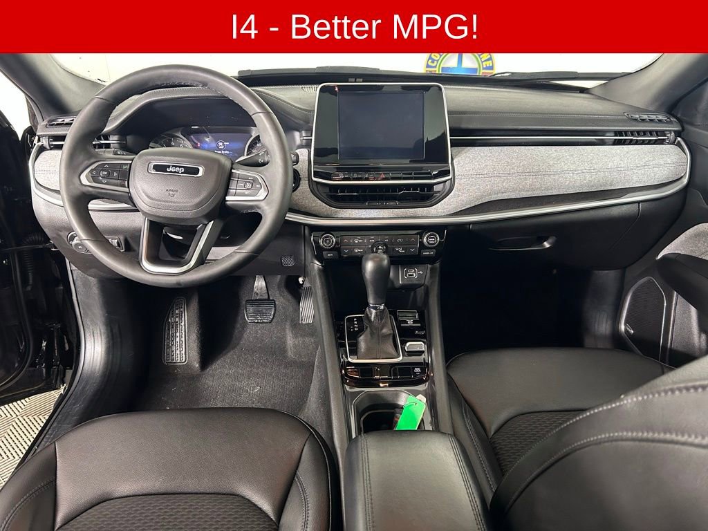 Used 2025 Jeep Compass Latitude w/ Sun & Sound Group AWD/4WD image 8