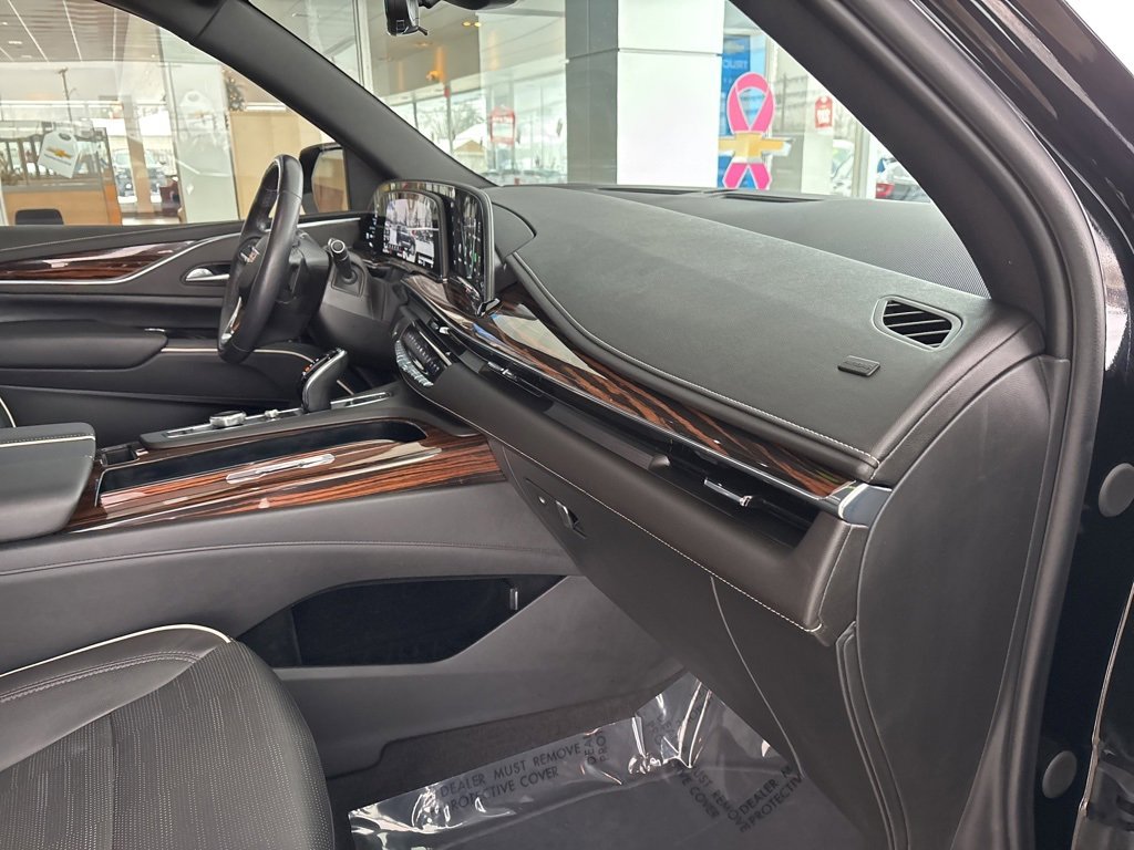 Used 2024 Cadillac Escalade ESV Premium Luxury image 48