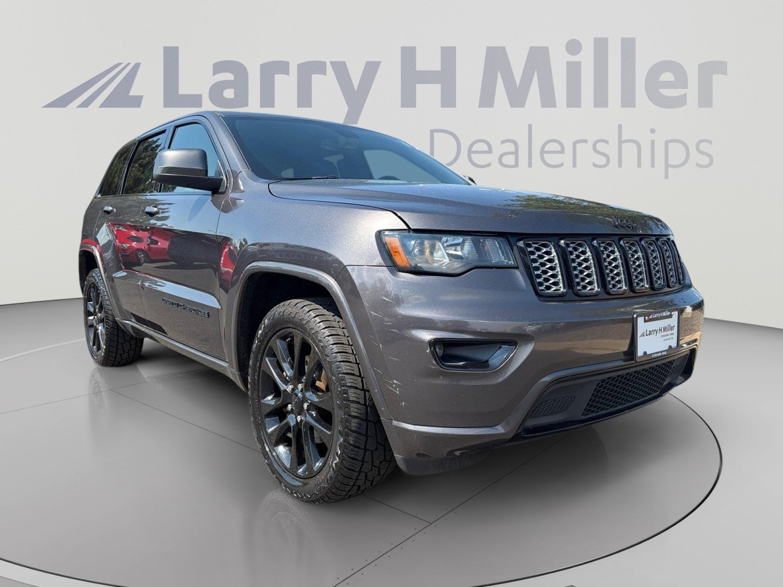 Used 2019 Jeep Grand Cherokee Altitude AWD/4WD image 7