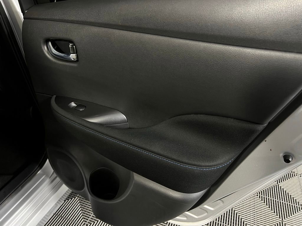 Used 2023 Nissan Leaf S image 31