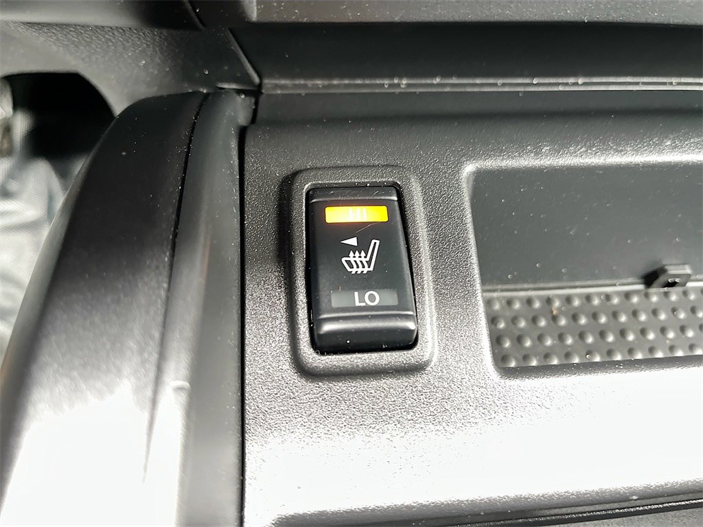 Used 2021 Nissan Titan PRO-4X w/ Pro-4x Convenience Package image 18