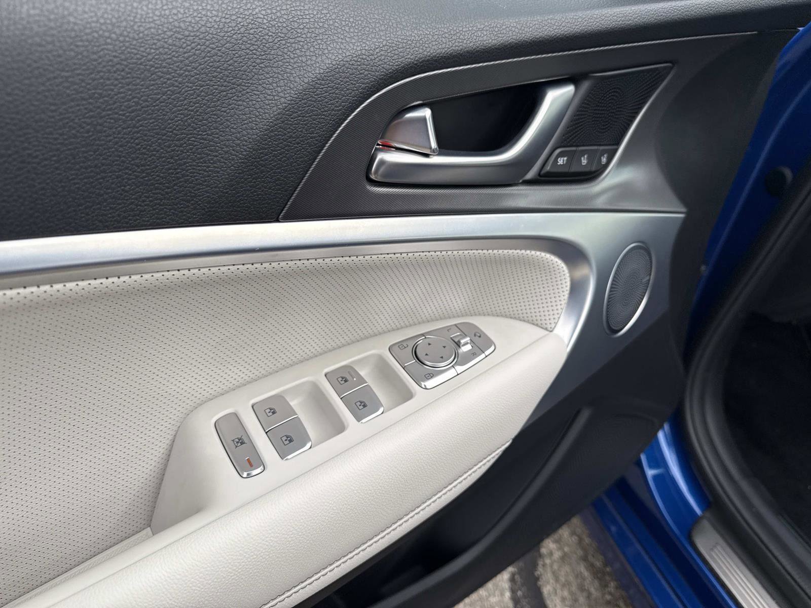 Used 2024 Genesis G70 2.5T w/ Sport Prestige Package image 18