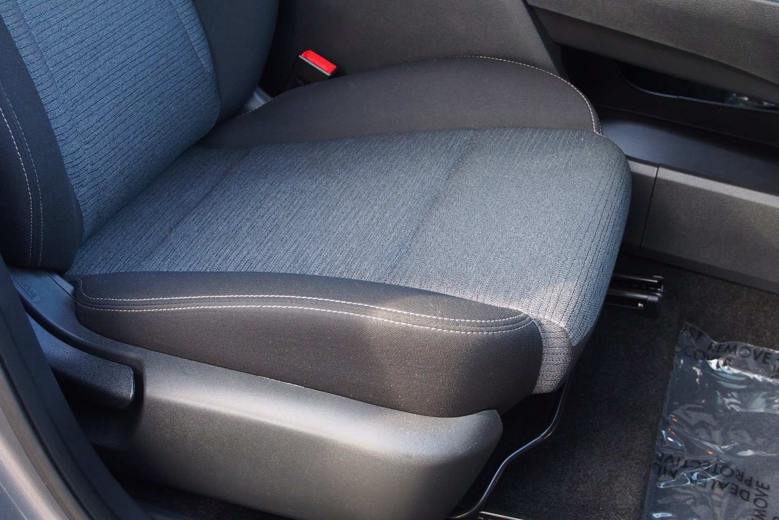 Used 2023 Nissan Rogue SV FWD image 12