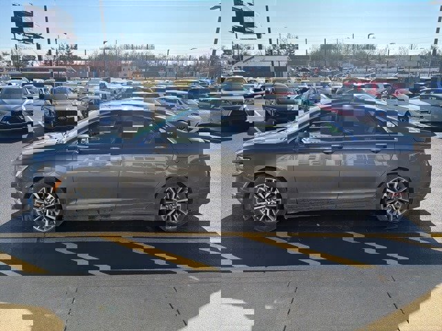 Used 2017 Lincoln MKZ Select image 3