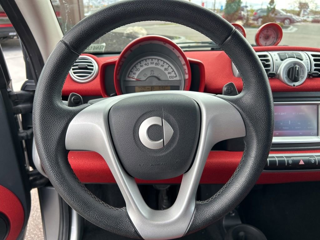 Used 2013 smart fortwo pure image 14