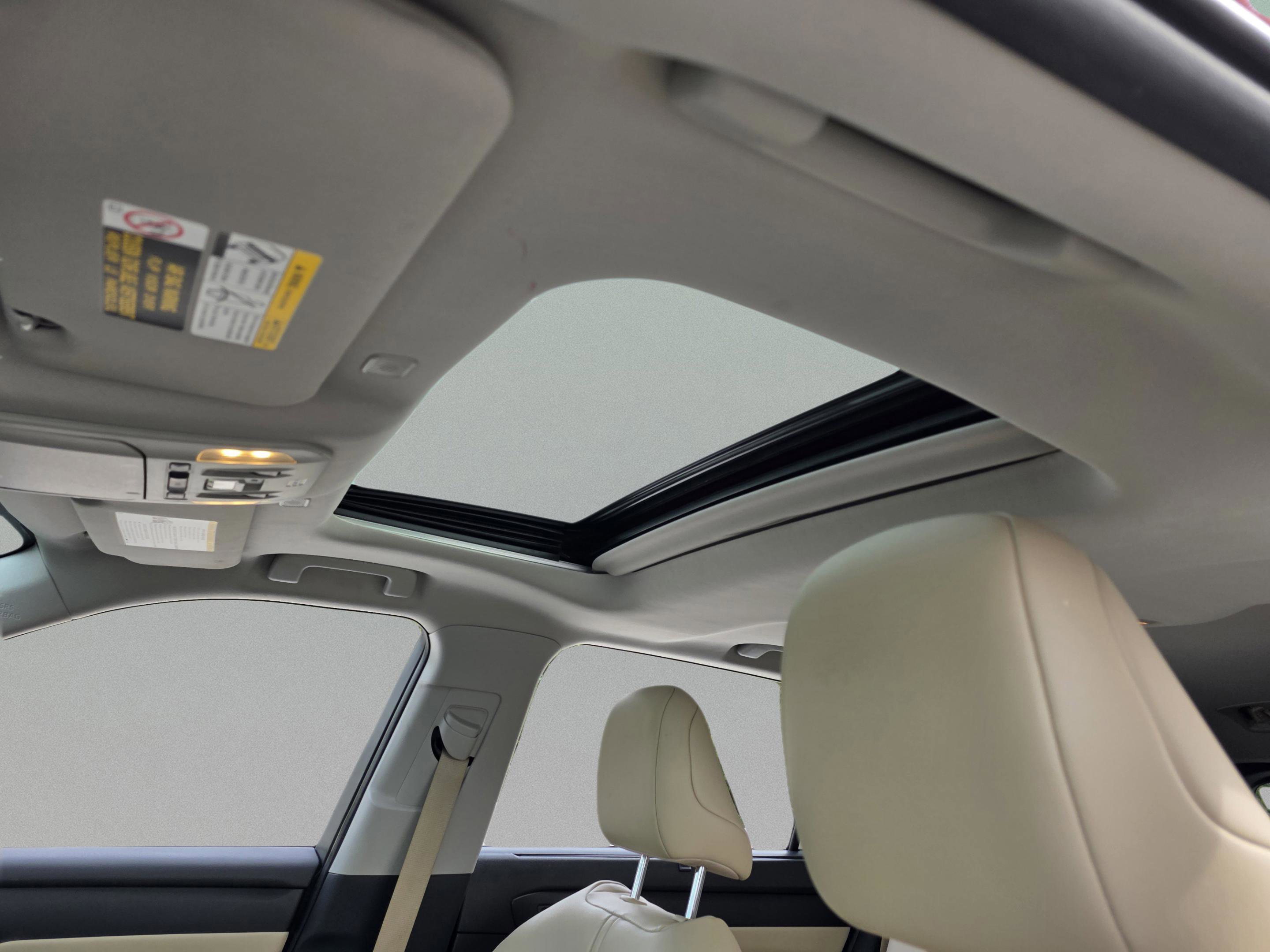 Used 2023 Toyota Highlander XLE image 28