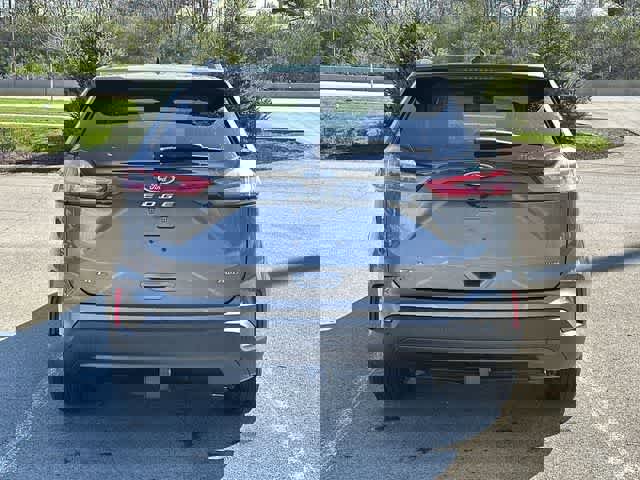 Used 2022 Ford Edge SEL w/ Sport Appearance Package image 4