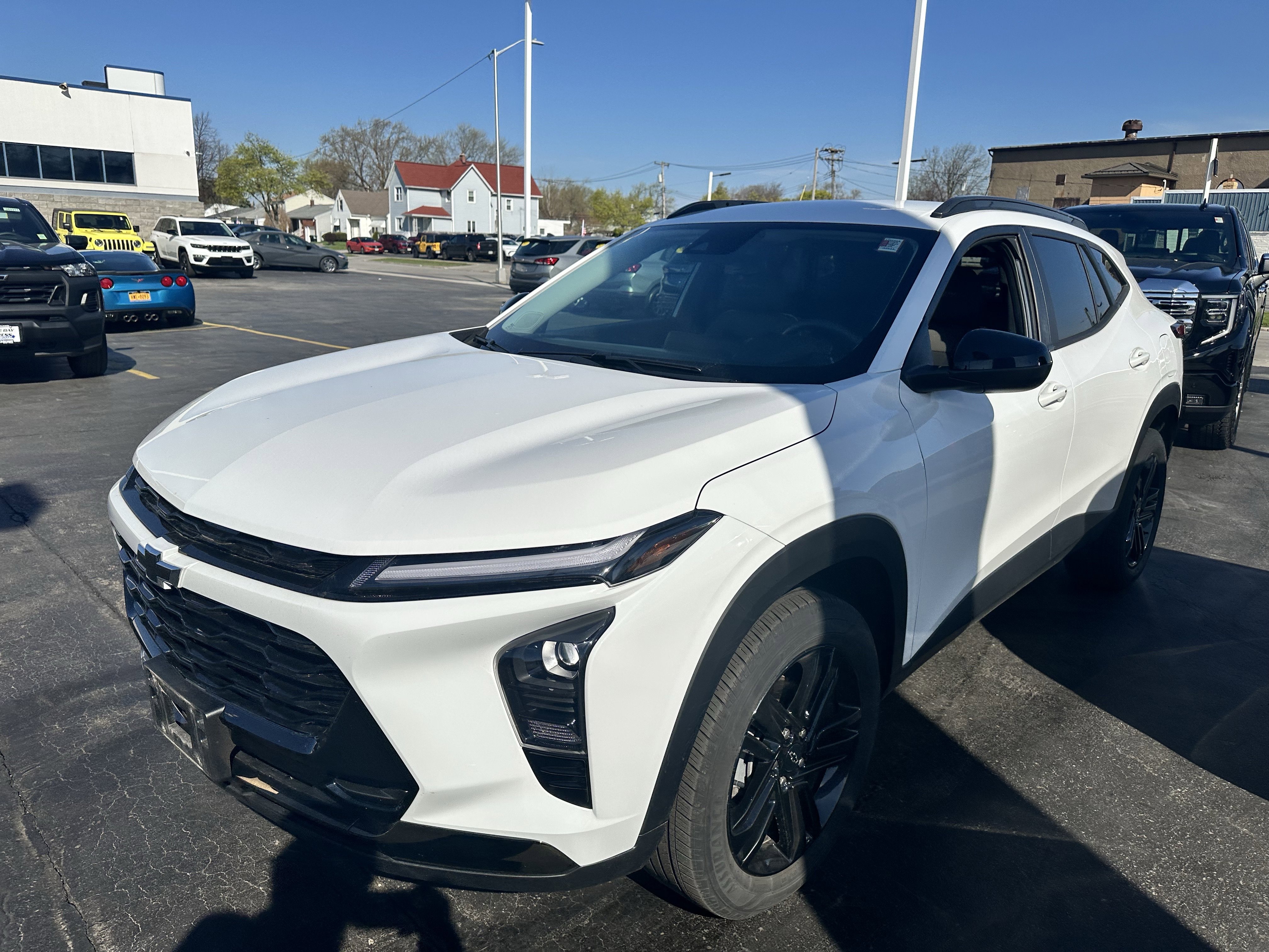 Certified 2024 Chevrolet Trax ACTIV w/ Driver Confidence Package FWD image 3