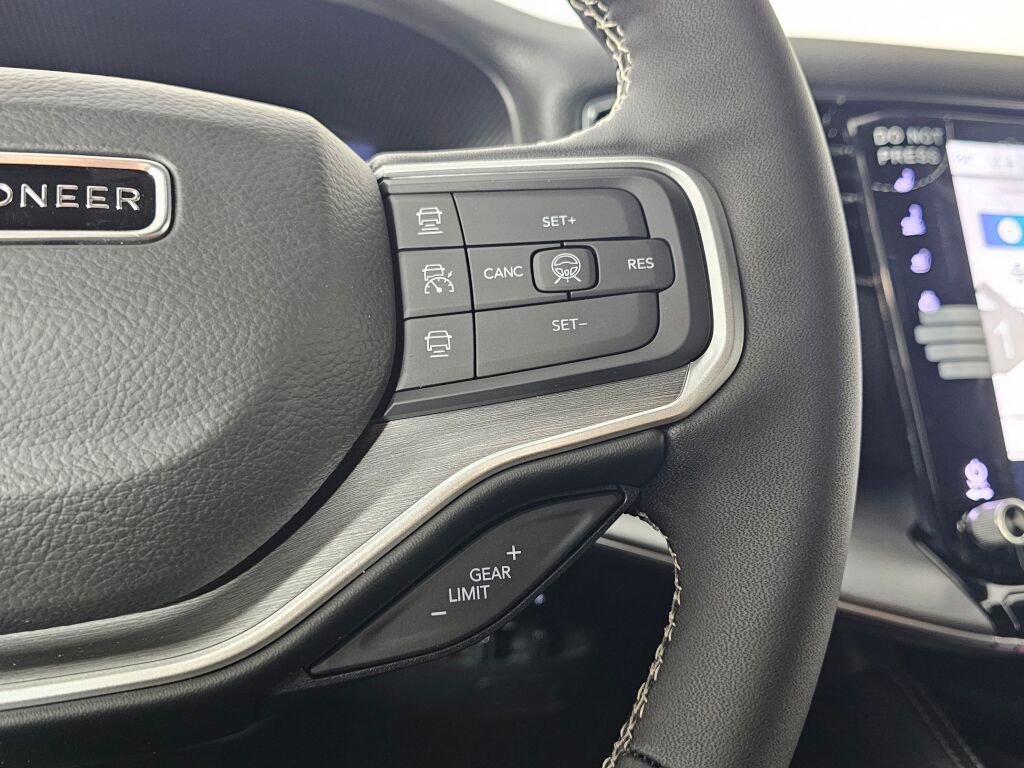 New 2026 Jeep Grand Wagoneer L 4WD w/ HD Trailer Tow Package image 25