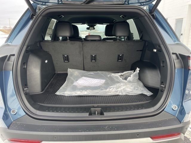 Used 2026 Chevrolet Equinox LT w/ Convenience Package II image 12